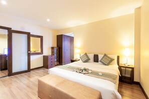Deluxe Studio Partial Seaview | In-room safe, desk, laptop workspace, iron/ironing board