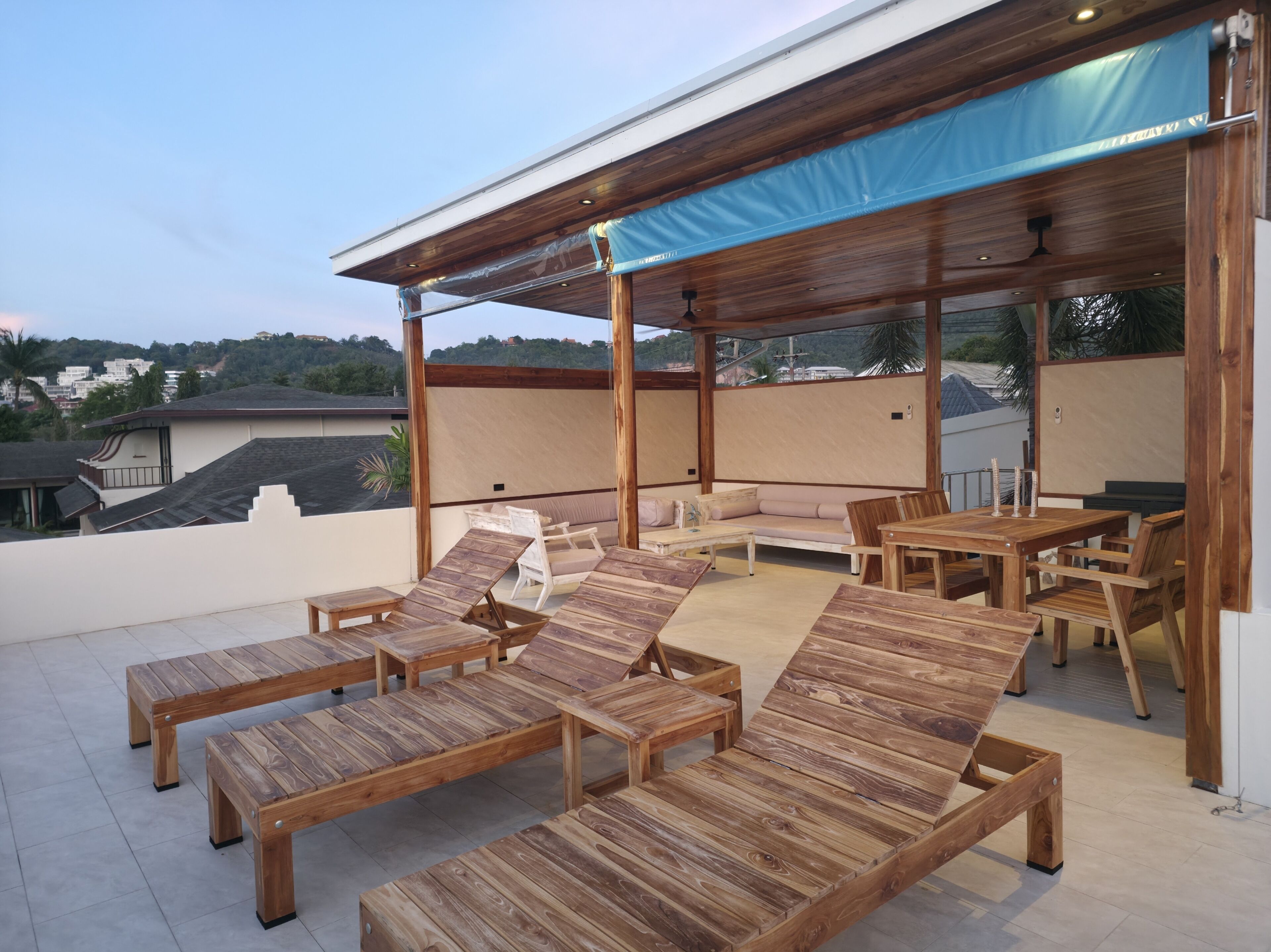 Premium 2 Bedroom with roof deck and Seaview | Terrace/patio