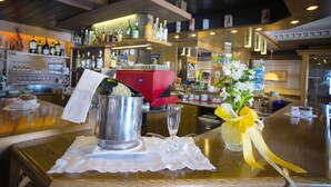 Bar (in der Unterkunft)
