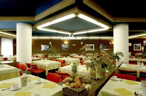 Desayuno buffet incluido todos los días