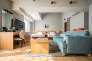 Premium bedding, down duvets, in-room safe, desk - Higashikawa Asahidake Onsen Hotel Bear Monte (Higashikawa)