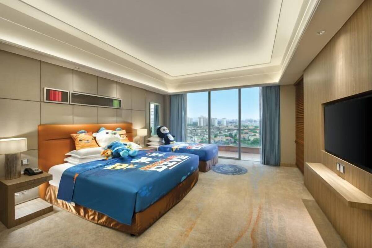 Cubrecamas, minibar, caja de seguridad en la habitación y escritorio 