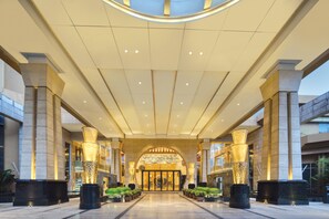 Lobby - Royal Garden Hotel (Dongguan)