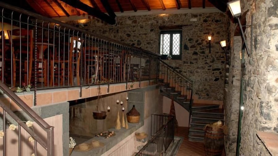 Antico Borgo Etneo Country Hotel