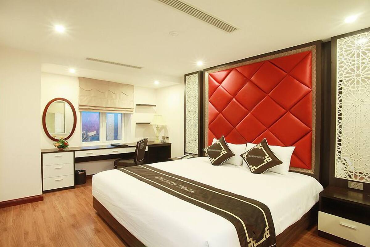 Junior Suite | Minibar, in-room safe, soundproofing, cribs (free)