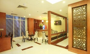 Bar (on property) - Hanoi Delight Hotel (Hanoi)