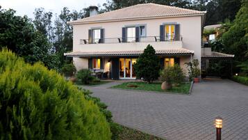 Mặt tiền nơi lưu trú