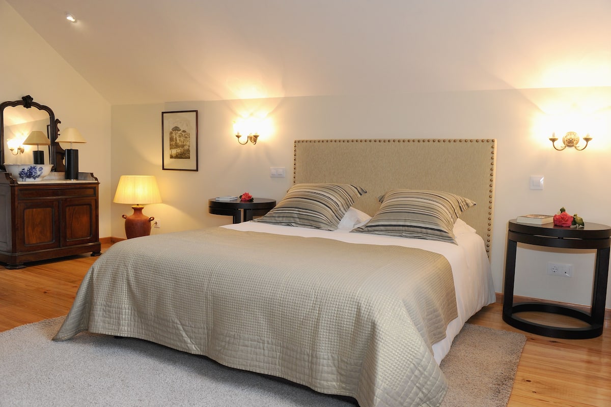 Chalet | Desk, soundproofing, rollaway beds, free WiFi