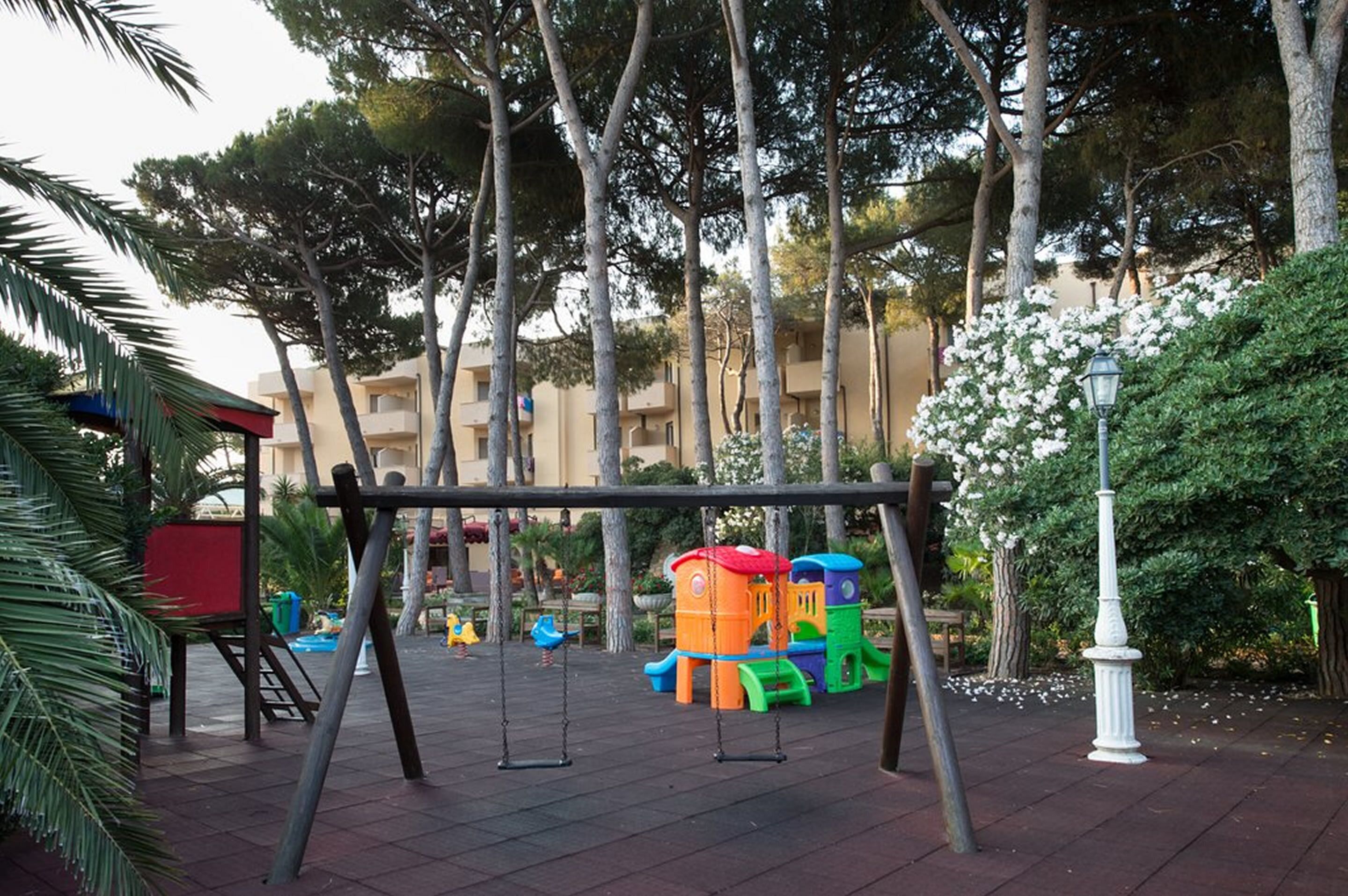 children’s play area – outdoor