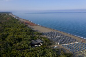Beach nearby, sun-loungers, beach umbrellas, beach towels