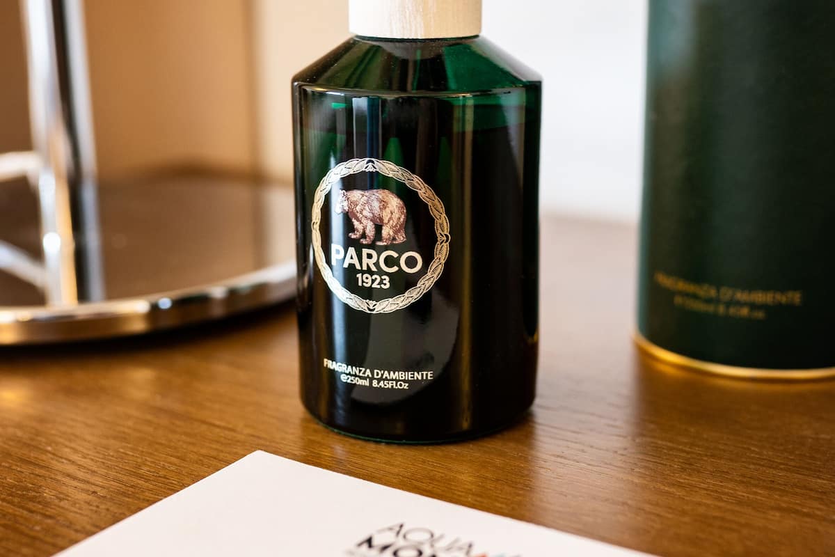 deluxe suite, hot tub | room amenity