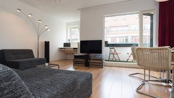 Design Room, 1 Double Bed, Balcony | Living room