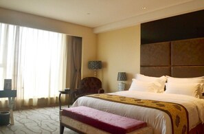 Minibar, Bügeleisen/Bügelbrett, Zustellbetten, kostenloses WLAN