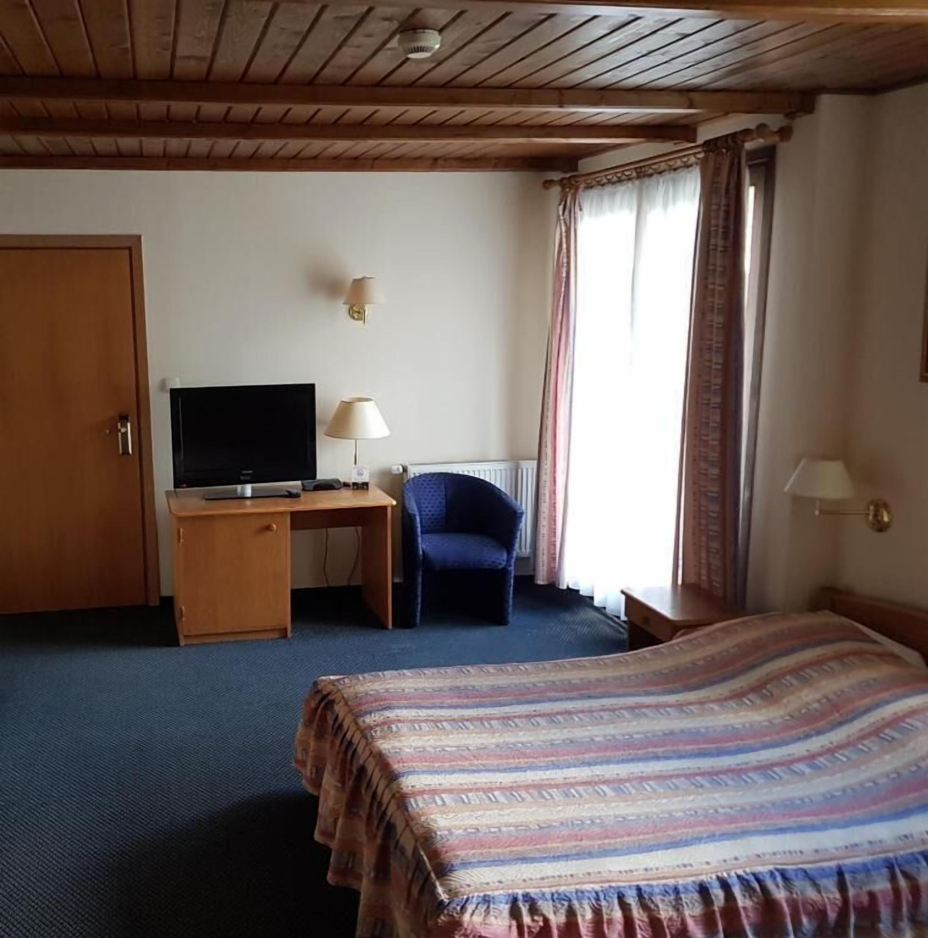 in-room safe, desk, free cots/infant beds, rollaway beds