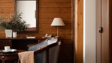 Coffres-forts dans les chambres, bureau, lits bébé (gratuits)