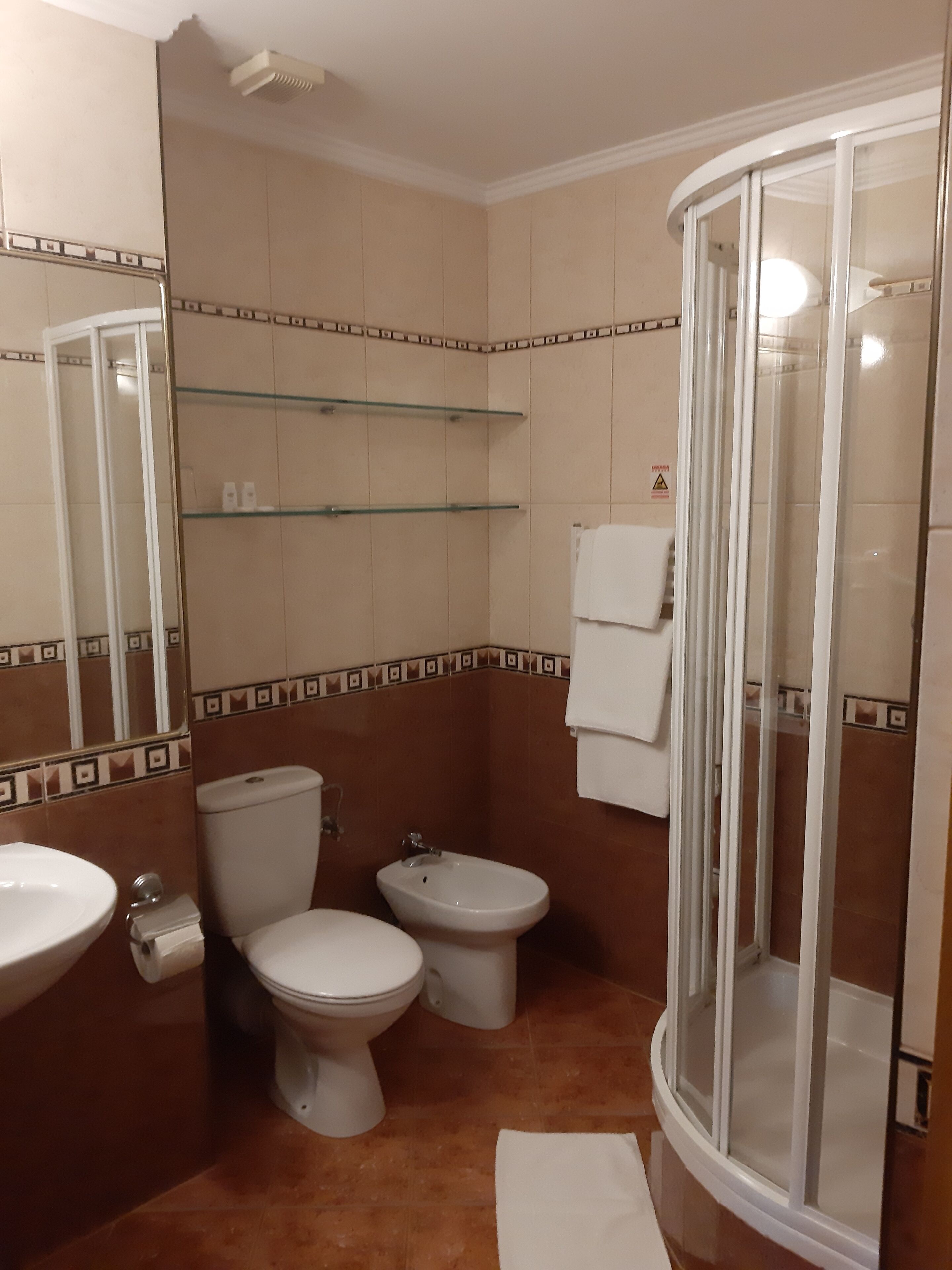 twin room | bathroom | shower, hair dryer, towels