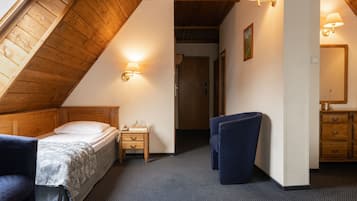 Comfort Double Room (with extra bed) | In-room safe, desk, free cots/infant beds, free WiFi