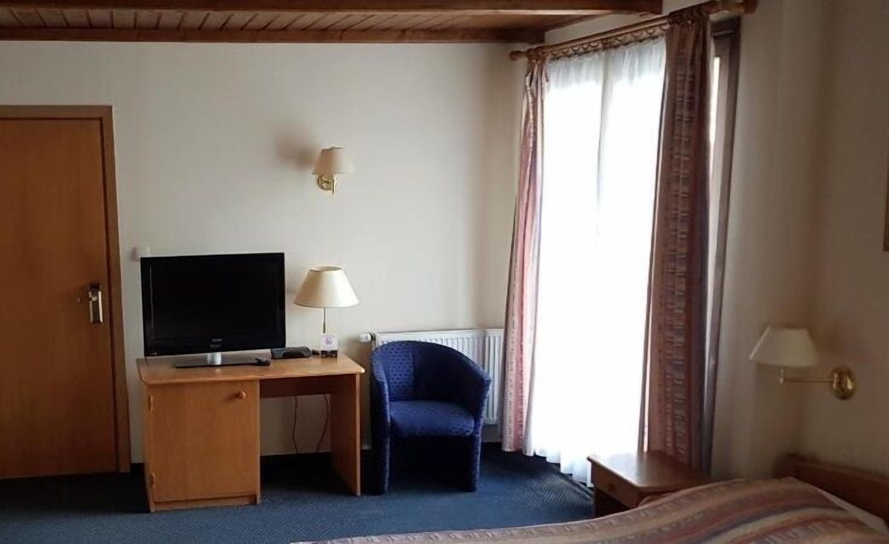 single room | living area | tv