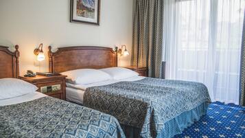 Minibar, in-room safe, individually decorated, individually furnished