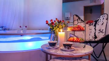 Sauna, hot tub, Turkish bath, body treatments, body scrubs, facials