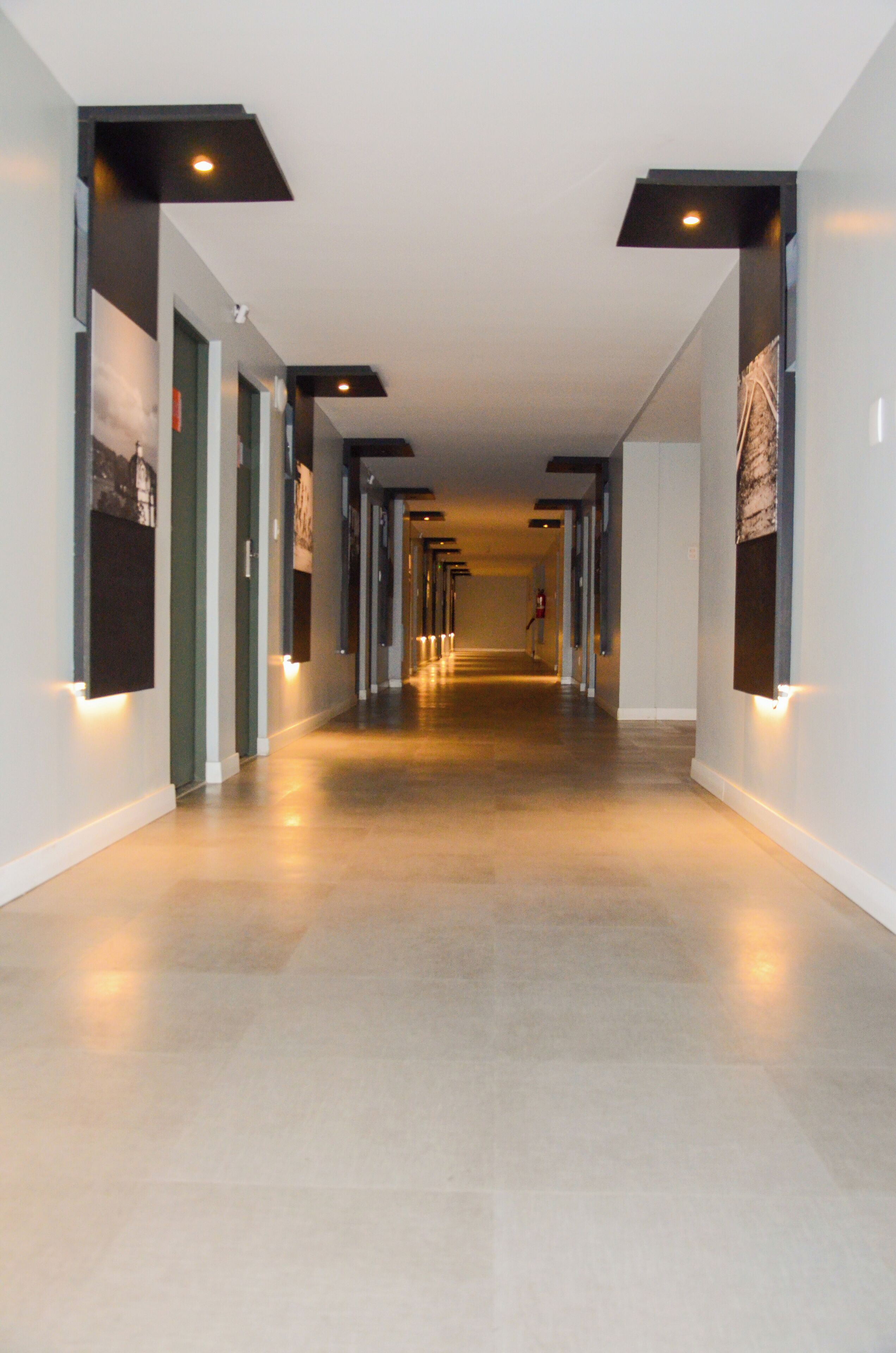 32-inch LCD TV with cable channels, TV