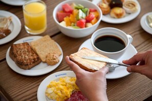 Petit déjeuner buffet