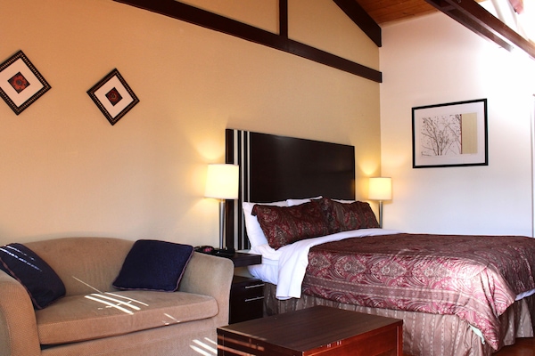 Suite, 2 habitaciones | Escritorio, tabla de planchar con plancha, wifi gratis