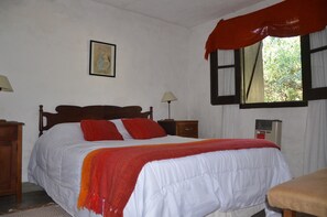 Quadruple Room | Premium bedding, down comforters, individually decorated - Las Tacanas (Tafi del Valle)