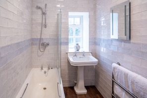 Double Room, Ensuite (Four Poster) | Bathroom | Free toiletries, hair dryer, towels, soap - Dalmunzie Castle Hotel (Blairgowrie)