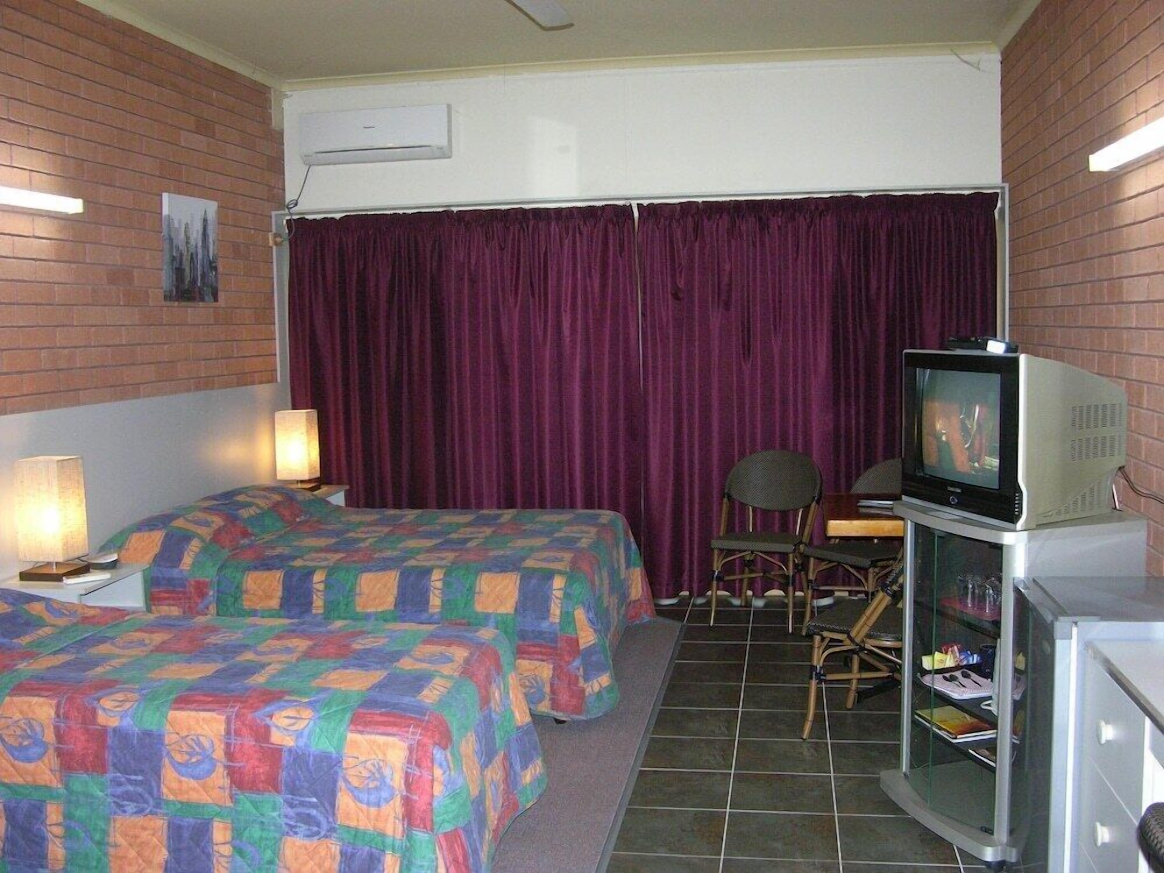 Premium bedding, iron/ironing board, free WiFi