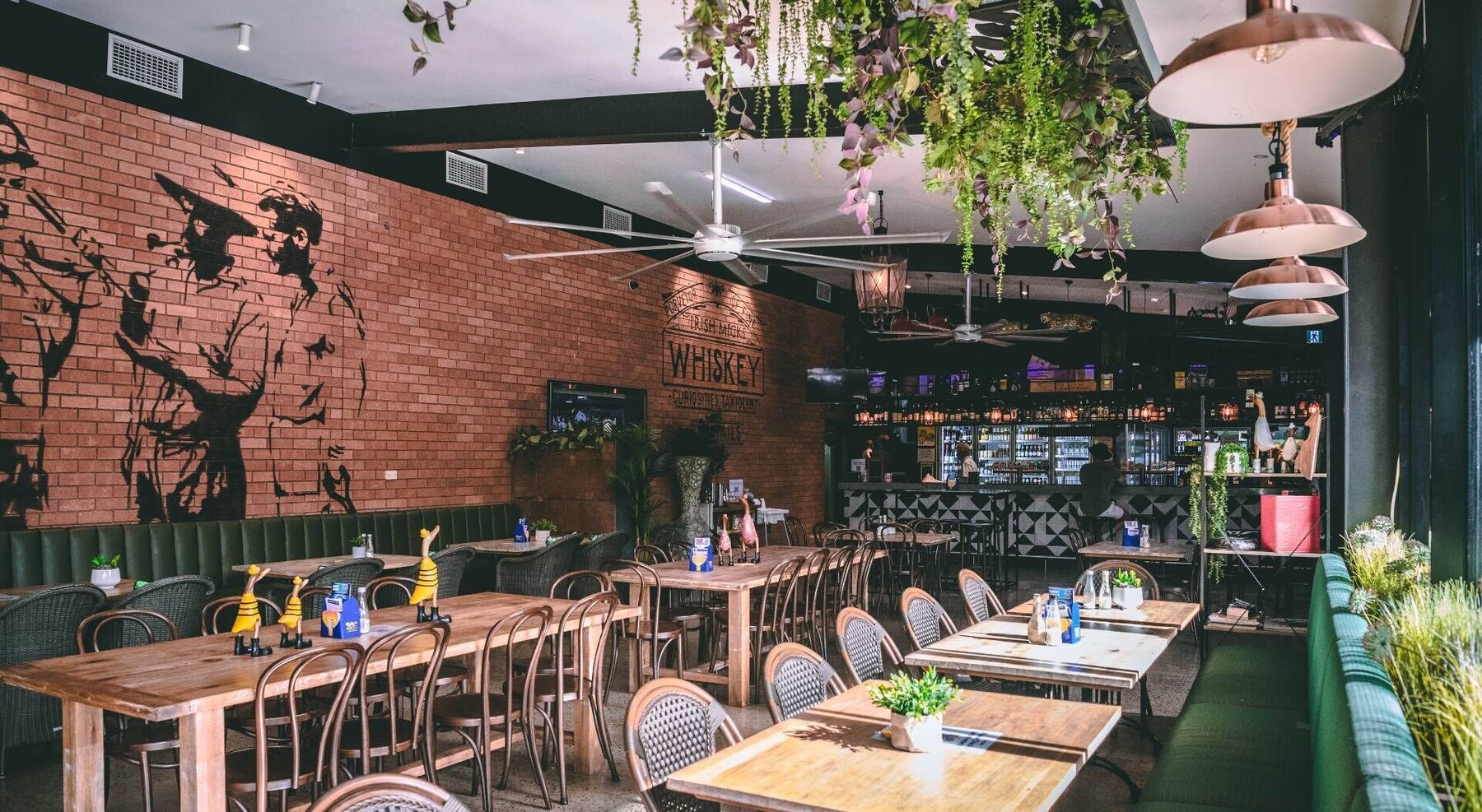 酒吧（店内）