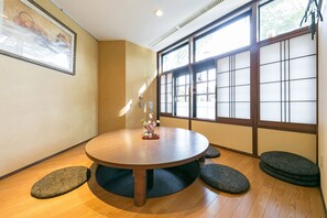Breakfast, lunch and dinner served - Sotetsu Fresa Inn Nagano Higashiguchi (Nagano)