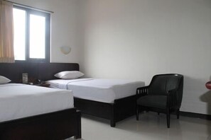 Deluxe Double or Twin Room | Desk, free WiFi - Cihampelas Hotel 1 (Bandung)