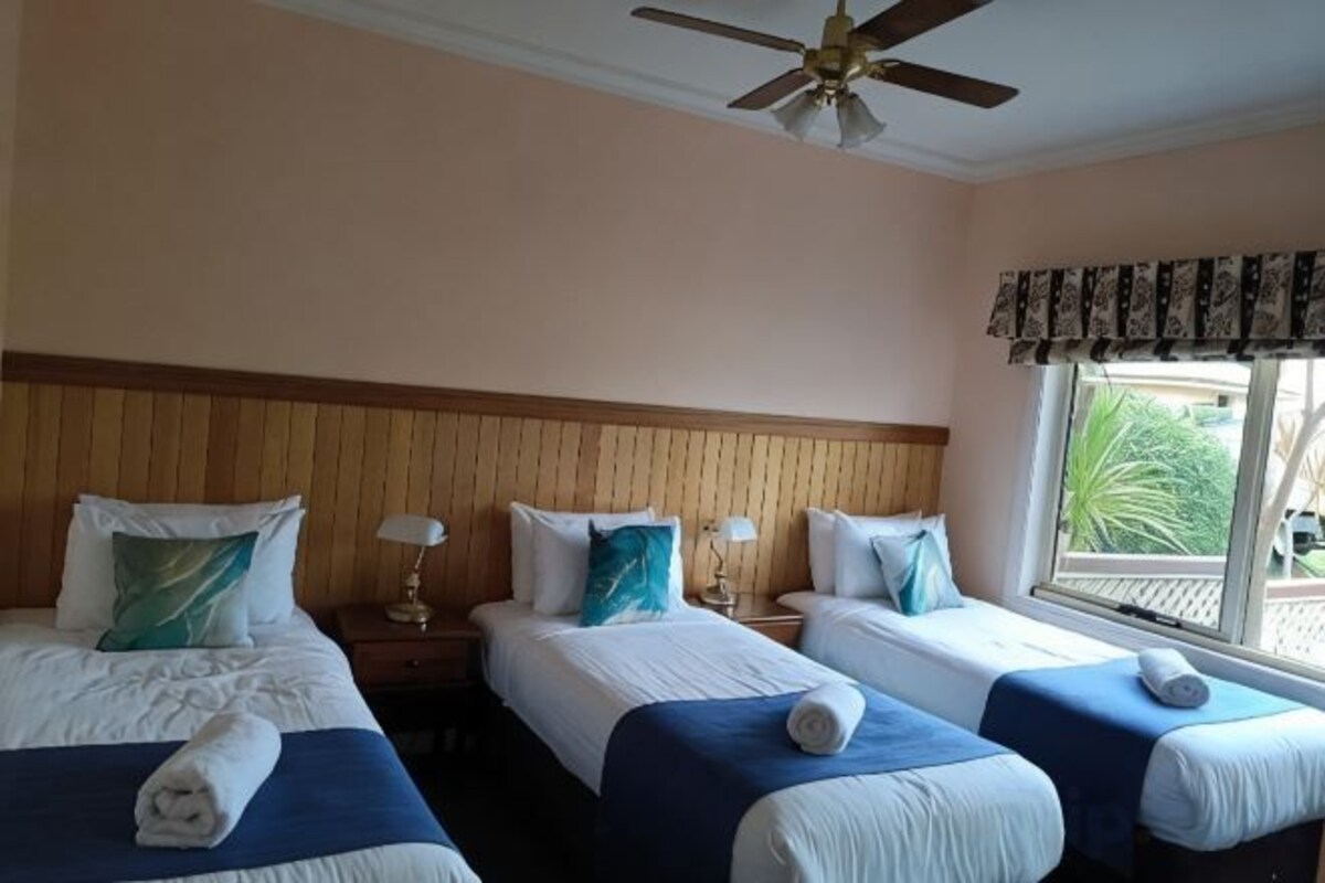 Egyptian cotton sheets, hypo-allergenic bedding available
