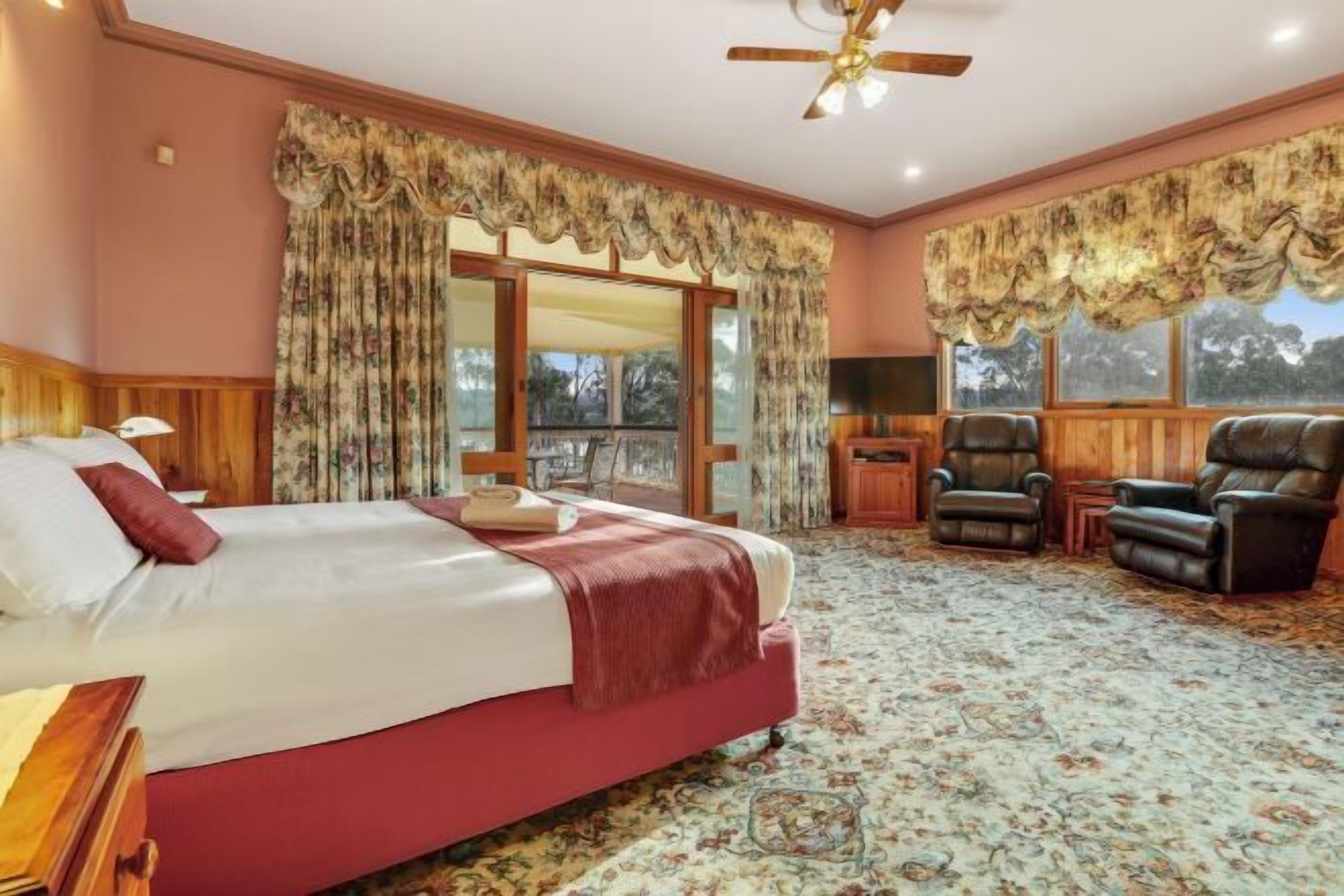 Egyptian cotton sheets, hypo-allergenic bedding, pillowtop beds