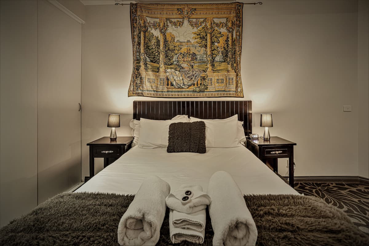 1 bedroom, premium bedding, pillow-top beds, free minibar items