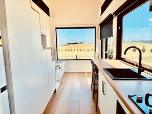 Luxury Cabin, Non Smoking, Valley View | Private kitchen