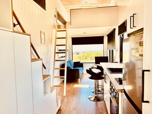 Cabana família, para não fumantes, vista para o vale | Cozinha privada | Geladeira, micro-ondas, torradeira, produtos de limpeza