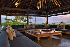 Lounge tại sảnh