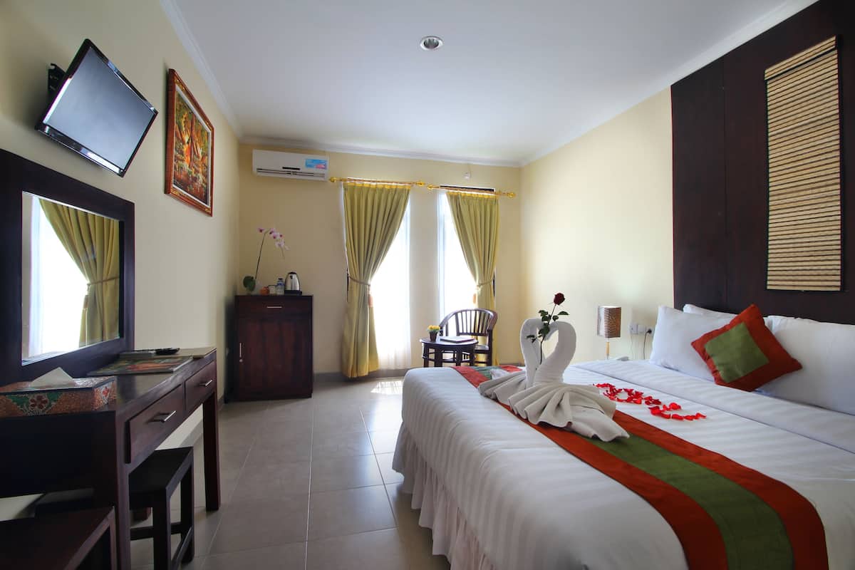 Deluxe Room, 1 King Bed, Refrigerator | In-room safe, desk, rollaway beds, free WiFi