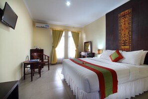 Superior Room | In-room safe, desk, rollaway beds, free WiFi - Jimbaran Lestari Hotel & Residence – Spa (Jimbaran)
