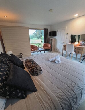 Free WiFi - Vibrant Living Retreat (Hanmer Springs)