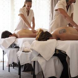 Espace de soins pour les couples, soins corporels, soins d'aromathérapie