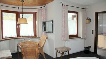 Appartement, coin cuisine | Literie hypoallergénique, bureau