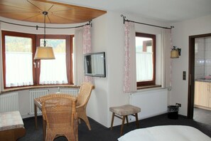 Apartment, Kitchenette