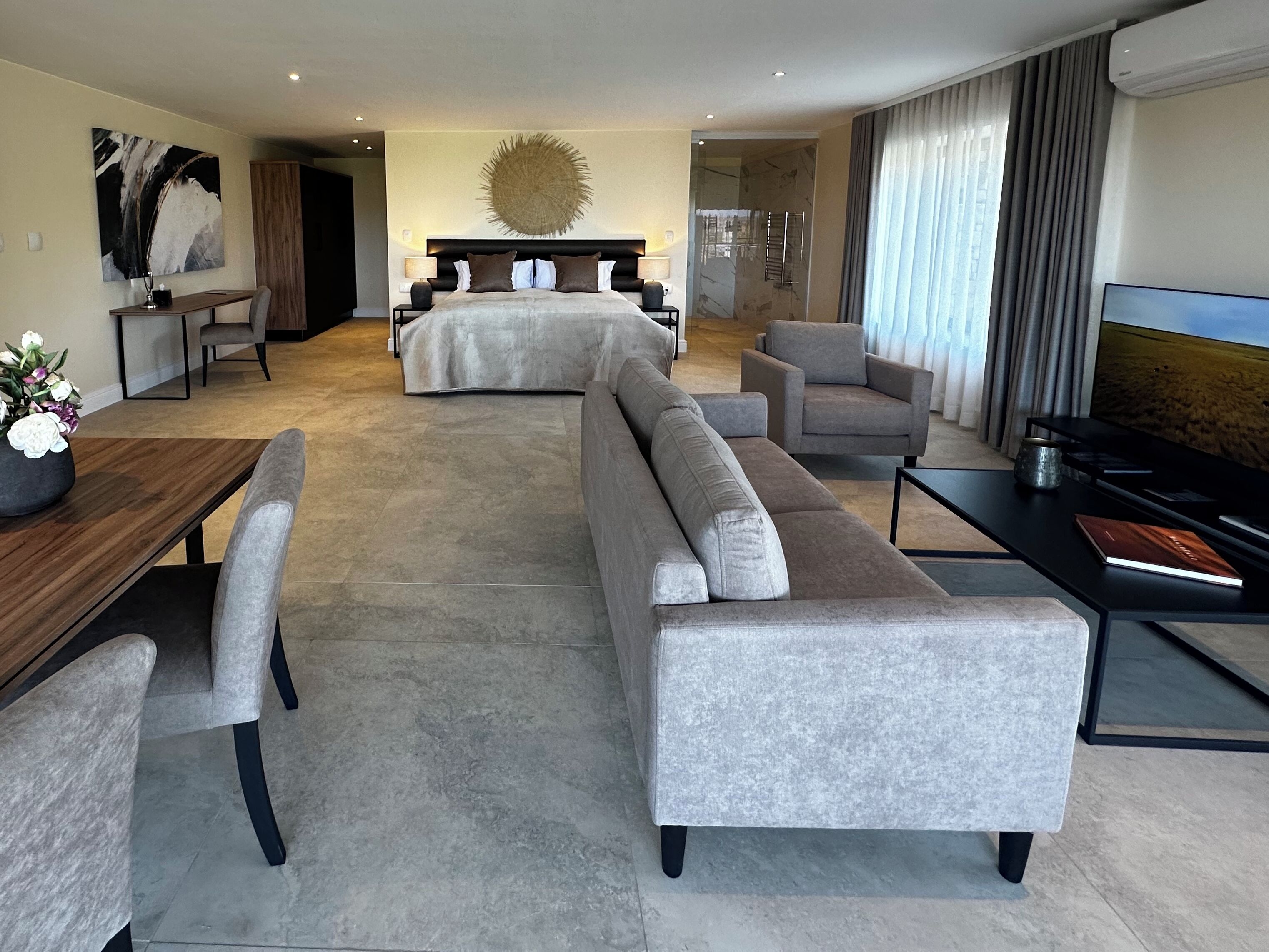 Deluxe-Apartment | Bettwäsche aus ägyptischer Baumwolle, hochwertige Bettwaren, Zimmersafe