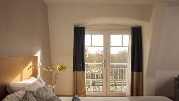 Luxury Double Room | In-room safe, desk, soundproofing, cribs/infant beds