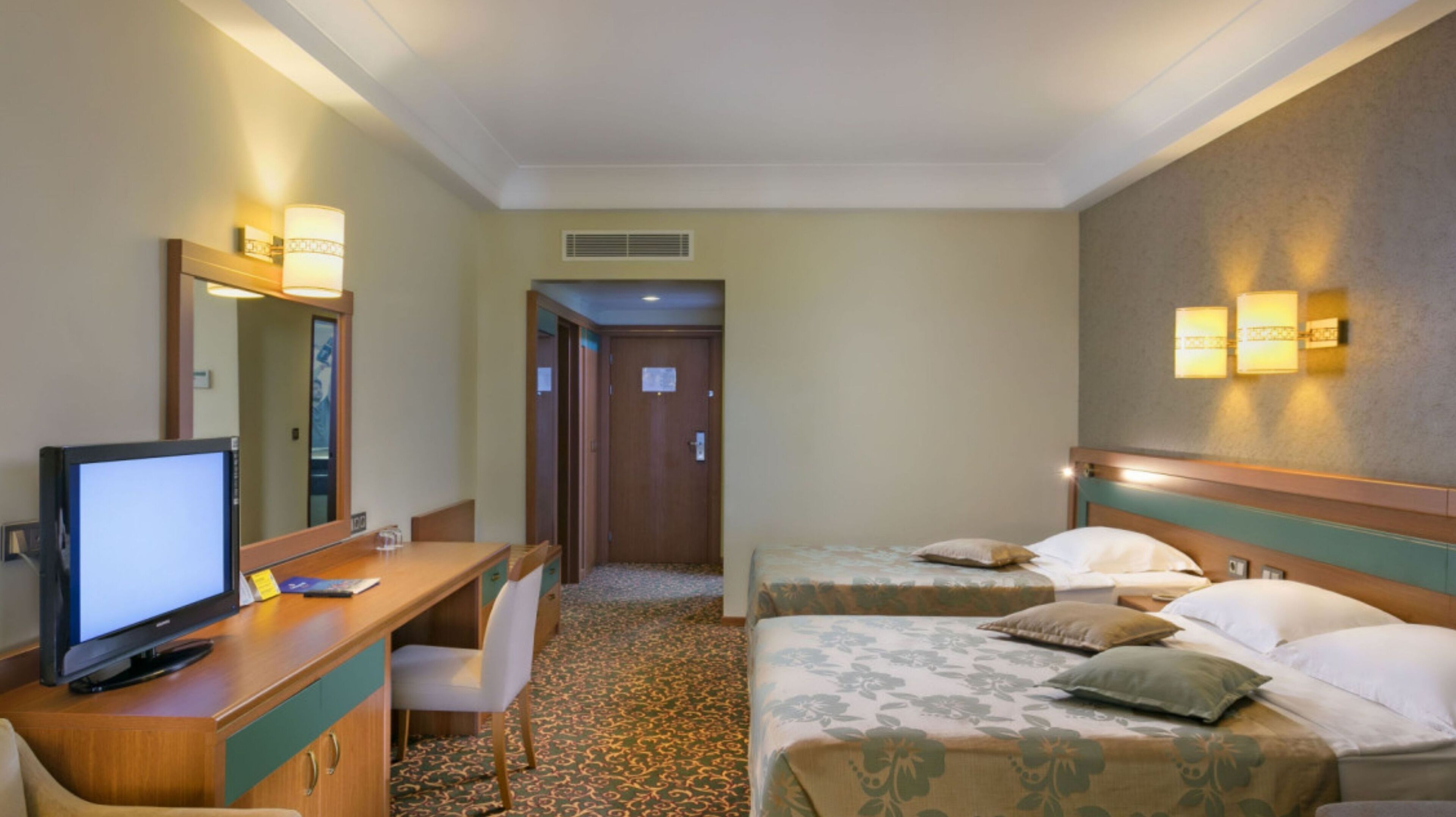 Standard Large Room | Ropa de cama de alta calidad, minibar, caja fuerte