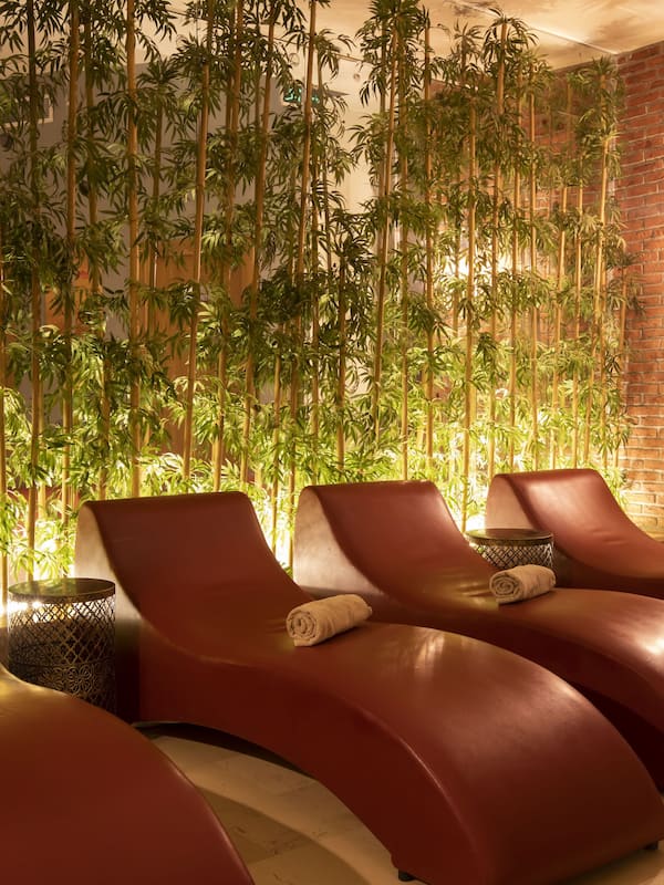 Couples treatment rooms, Turkish bath, body treatments, aromatherapy