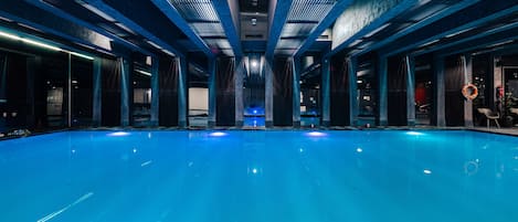 Indoor pool, sun loungers, lifeguards on site